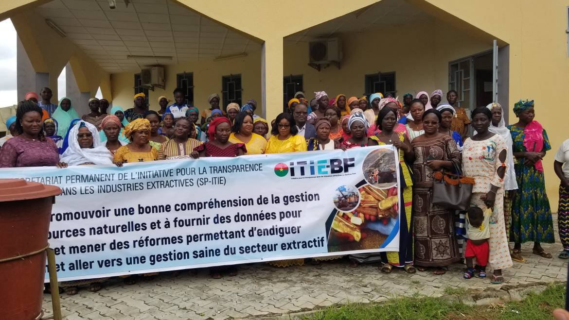 𝐋𝐞𝐬 𝐢𝐧𝐟𝐨𝐫𝐦𝐚𝐭𝐢𝐨𝐧𝐬 𝐝𝐮 𝐬𝐞𝐜𝐭𝐞𝐮𝐫 𝐦𝐢𝐧𝐢𝐞𝐫 𝐩𝐚𝐫𝐭𝐚𝐠é𝐞𝐬 𝐚𝐯𝐞𝐜 𝐥𝐞𝐬 𝐟𝐞𝐦𝐦𝐞𝐬 𝐝𝐞 𝐥𝐚 𝐑é𝐠𝐢𝐨𝐧 𝐝𝐮 𝐂𝐞𝐧𝐭𝐫𝐞-𝐬𝐮𝐝